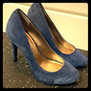 Blue suede pumps